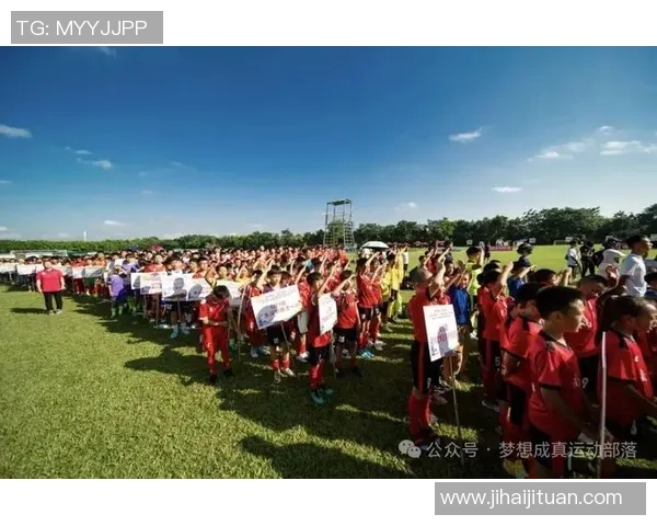 孩子们与足球明星亲密接触梦想成真瞬间记录欢乐与感动 孩子们与足球明星亲密接触梦想成真瞬间记录欢乐与感动